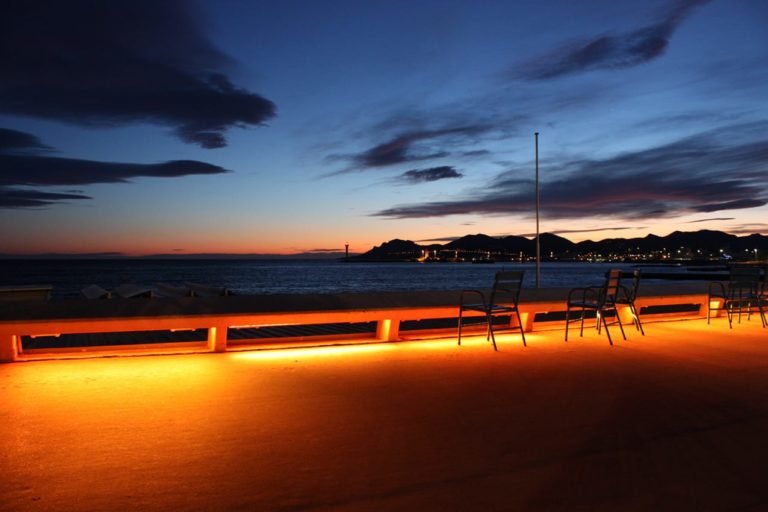 La Croisette de nuit