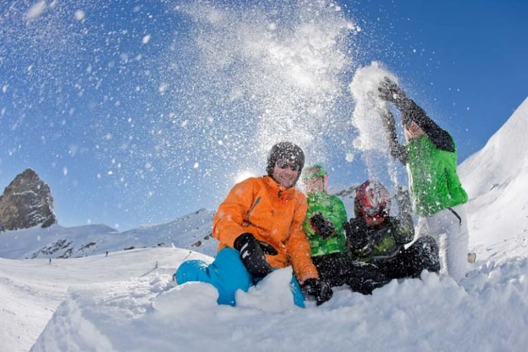 Vacances au ski : les familles en fête au Val d&rsquo;Allos