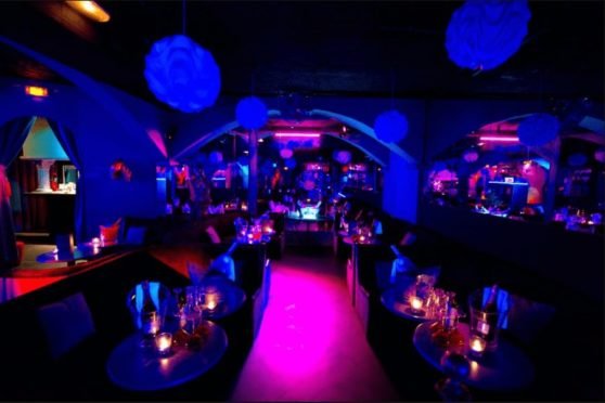 Le Club l'Absolu dans toute sa splendeur...