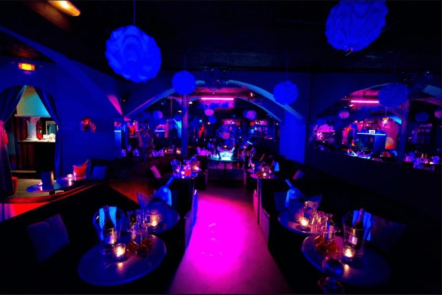 Le Club l'Absolu dans toute sa splendeur...
