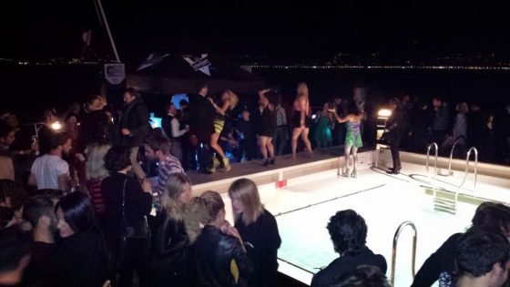 pool party villa schweppes