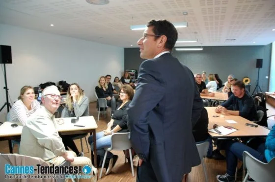 Le service communication de la Mairie en réunion