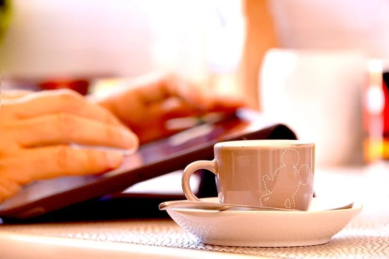 Les 6 degrés, ne travaillez plus seul à la maison !