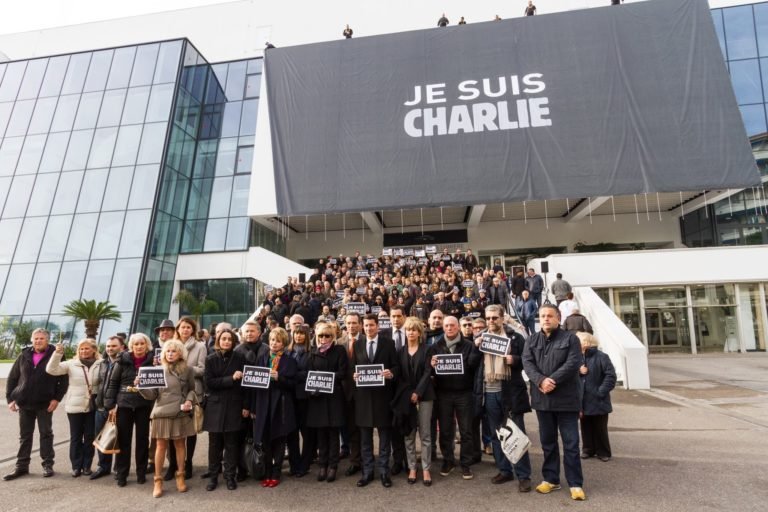 Manifestation Charlie Hebdo à Cannes [photos et video]