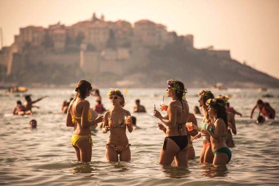 calvi-on-the-rocks-