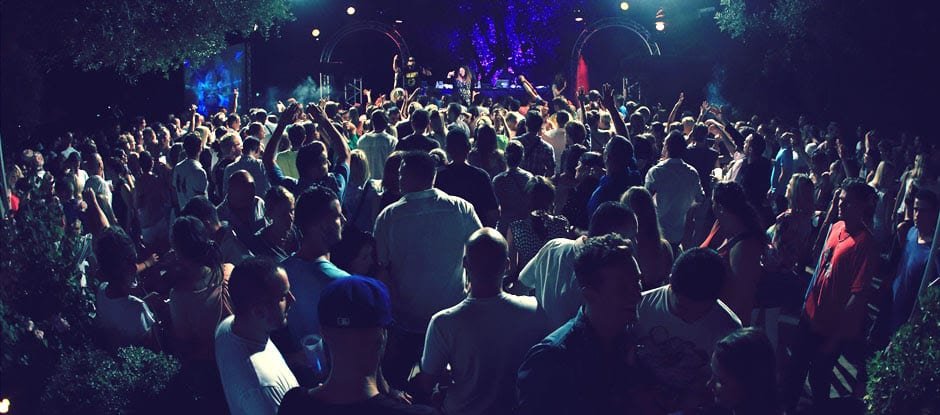 Le Mas des Escaravatiers brucns sonore cannes tendance soiree st tropez soiree cannes pool party cannes pool party st tropez