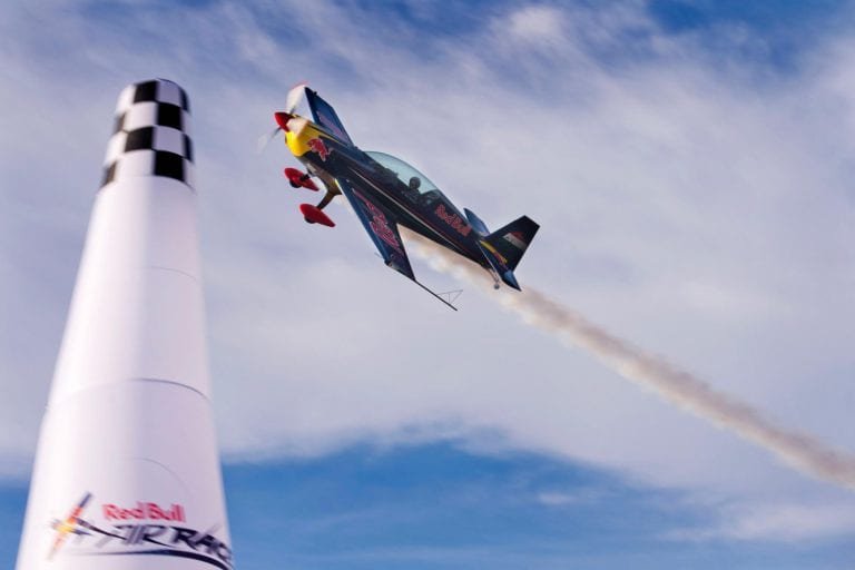 La Red Bull Air race débarque pour la première fois, à Cannes !