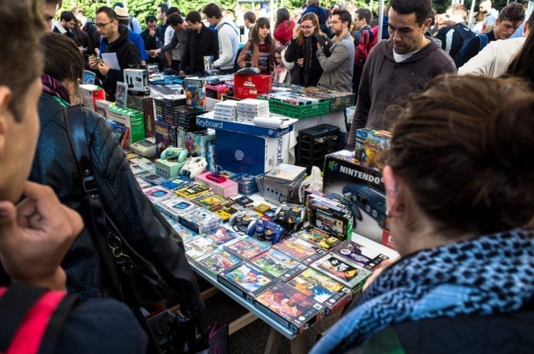 Les vides grenier ou les joies d&rsquo;allier sorties et bonnes affaires dans le 06