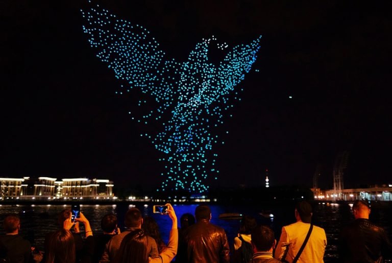 Grand et Spectaculaire Show Aérien de Drones à Cannes !