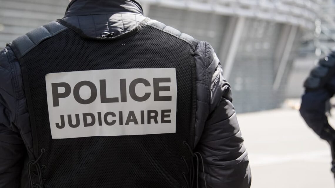 30 kg de cocaïne et 60 kg d’ecstasy saisis lors d’une vaste opération de police 30 kg de cocaïne et 60 kg d’ecstasy saisis lors d’une vaste opération de police