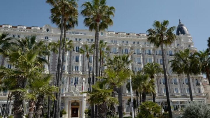 Après plusieurs années de travaux, le Carlton de Cannes rouvrira ses portes le 13 mars prochain