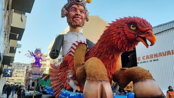 Carnaval de Nice: Les Premiers Chars Défilent – Photos et Vidéos