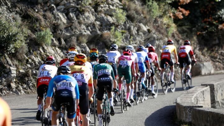 Cyclisme: lancement du 55e Tour des Alpes-Maritimes et du Var à Saint-Raphaël