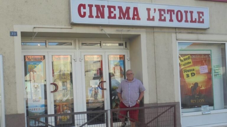 « Le Cinéma Est à Votre Porte! »