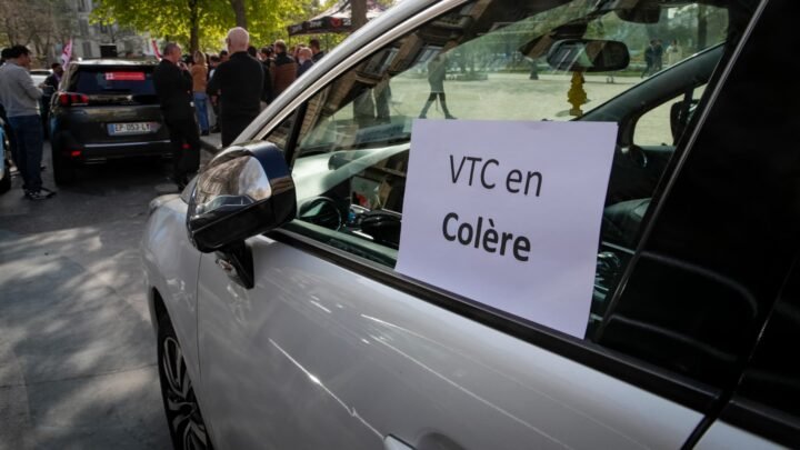 Les chauffeurs de VTC des Alpes-Maritimes et du Var suspendent leur appel à bloquer l’A8 ce samedi