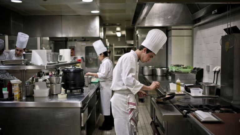 les repreneurs d’un restaurant exploitent l’établissement sans payer