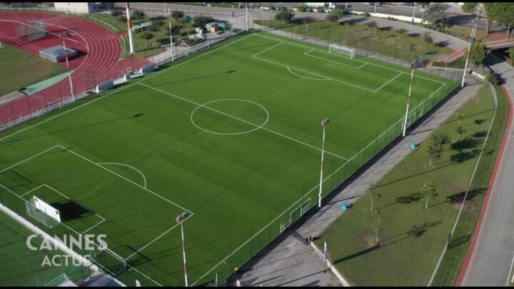 Nouveau gazon de haute qualité et écologique au stade maurice Chevalier II