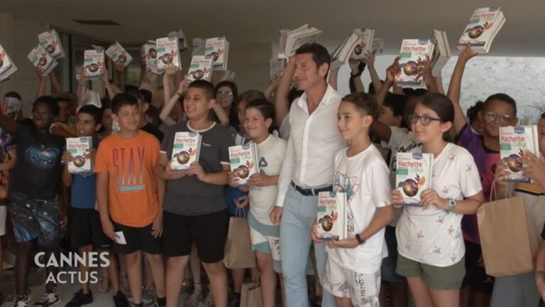 Remise des dictionnaires aux futurs collégiens Cannois