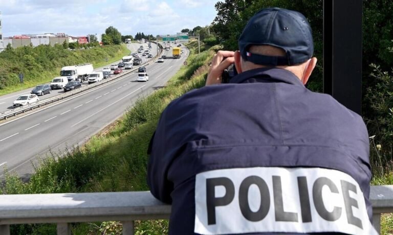 Un automobiliste trouve un bijou de 170 000 € et le garde