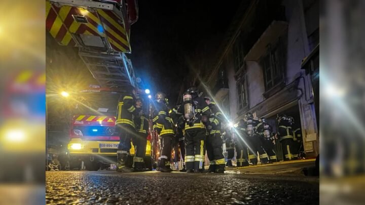 un incendie se déclare dans un immeuble de huit étages, le bâtiment évacué