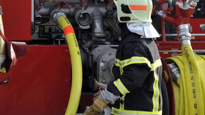 Vaucluse. Une jeune fille se réfugie sur le toit d’un immeuble pour échapper à un incendie