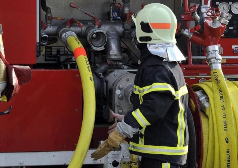 Vaucluse. Une jeune fille se réfugie sur le toit d’un immeuble pour échapper à un incendie