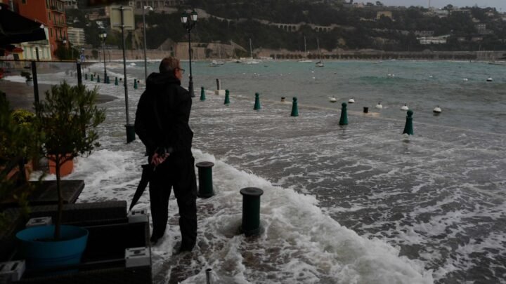 Vents violents: la route côtière de Villeneuve-Loubet rouvre