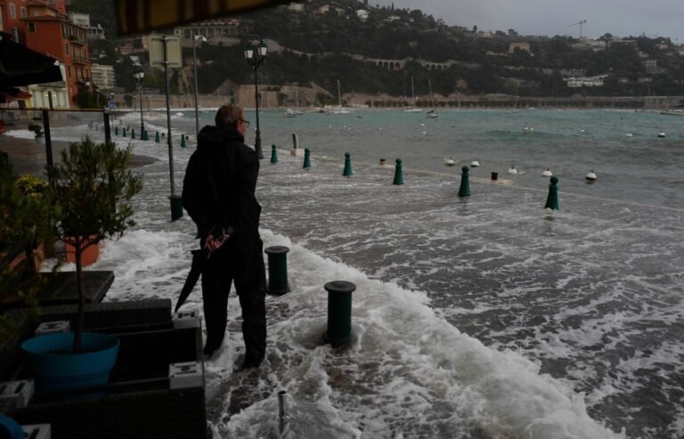 Vents violents: la route côtière de Villeneuve-Loubet rouvre