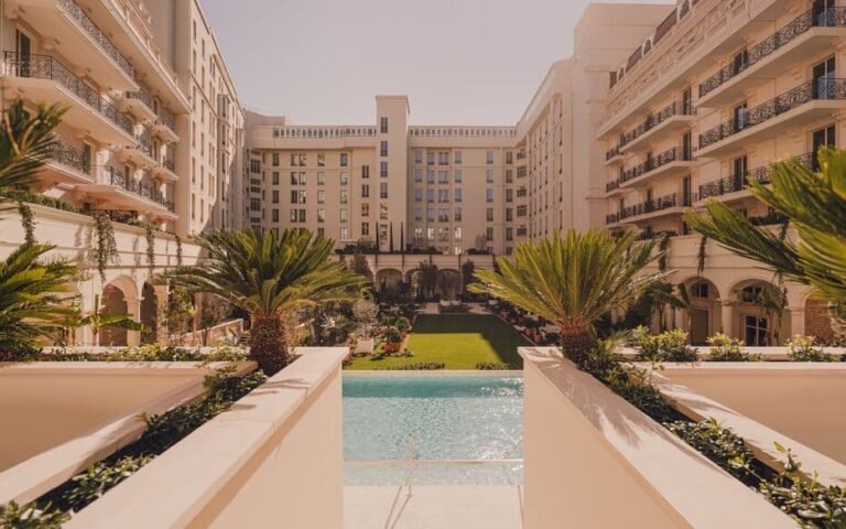 Cannes : Remodelage de l&rsquo;hôtel Carlton