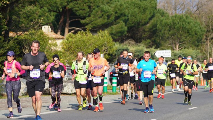 Plus de 1000 coureurs s’élancent pour le Marathon du Golfe de Saint-Tropez