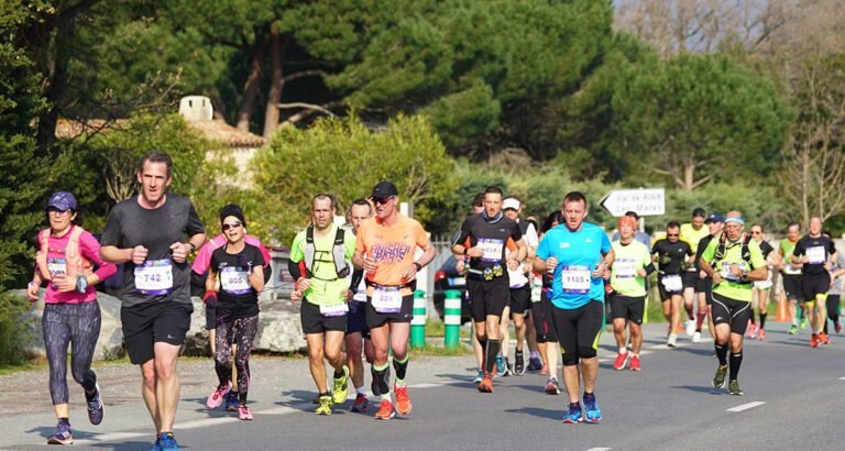 Plus de 1000 coureurs s’élancent pour le Marathon du Golfe de Saint-Tropez