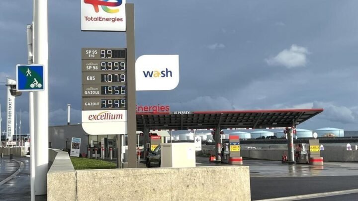 Réquisitions en série dans les raffineries pour faire face aux pénuries de carburants et de kérozène