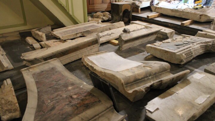 Restauration récente du maître-autel de la Chapelle de la Miséricorde à Cannes