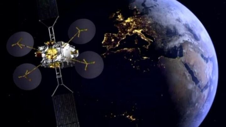 Thalès crée un satellite à Cannes pour stimuler l’essor de l’Internet haut débit en Indonésie