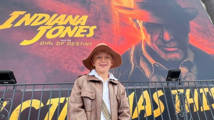 Rencontre de rêve à Cannes : Un jeune de 9 ans côtoie Harrison Ford