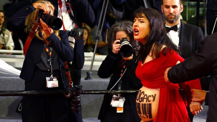 Titre alternatif: Un incident au Festival de Cannes lorsqu’une militante anti-GPA perturbe le tapis rouge.