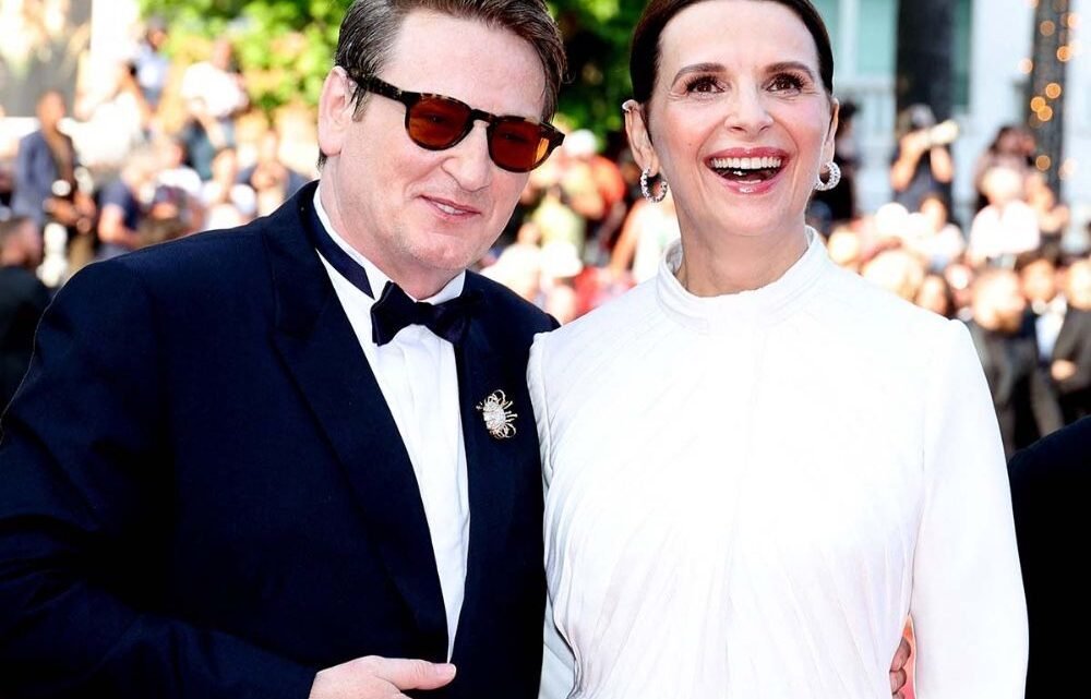 Titre modifié: « Un duo étoilé : Juliette Binoche et Benoit Magimel illuminent le tapis rouge du Festival de Cannes 2023 » Titre modifié: « Un duo étoilé : Juliette Binoche et Benoit Magimel illuminent le tapis rouge du Festival de Cannes 2023 »