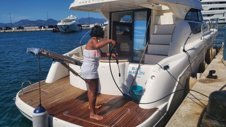 Cannes innove avec des stations de lavage écologiques pour les bateaux