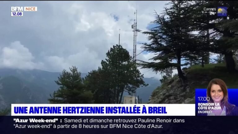 Installation d’une antenne téléphonique à Breil-sur-Roya suite à la tempête Alex afin de rester connecté au monde.
