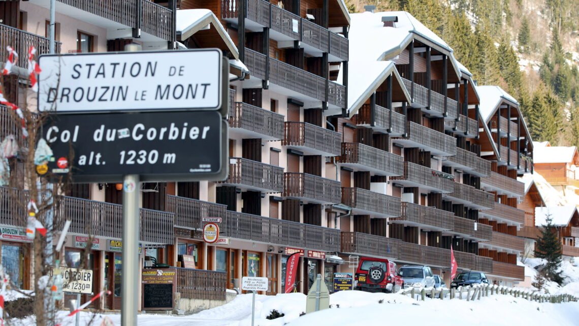 La disparition complète d’une station de ski abandonnée La disparition complète d’une station de ski abandonnée