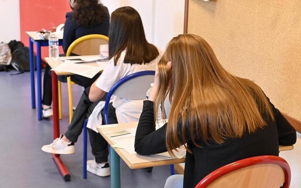 Le brevet attire plus de 860 000 collégiens. Le brevet attire plus de 860 000 collégiens.