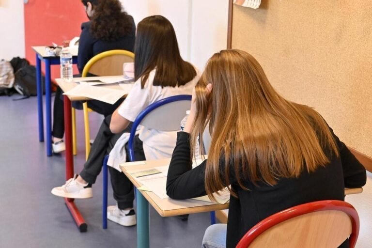 Le brevet attire plus de 860 000 collégiens.