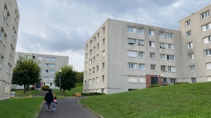 Une famille prise en otage dans leur propre logement par un locataire menaçant