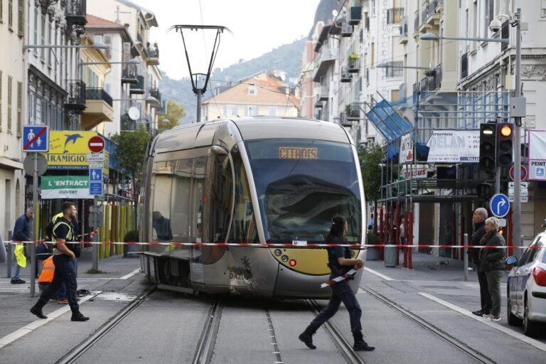 Accident de tramway à Nice: une personne légèrement blessée suite au déraillement de la ligne 2