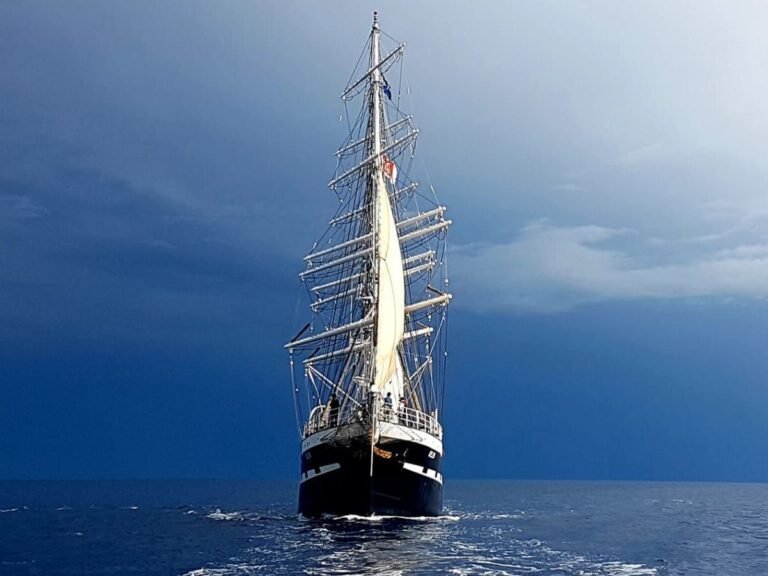 Au cœur du trois-mâts Belem: L&rsquo;intrigue à Nice