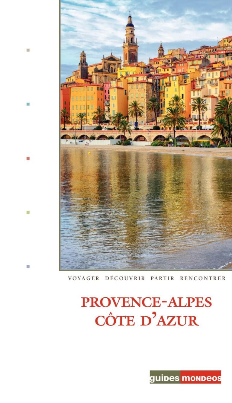 L&rsquo;éclatante splendeur de ce joyau caché en Haute Provence, qui se dresse au pied des rochers, en fait l&rsquo;un des plus remarquables villages de France