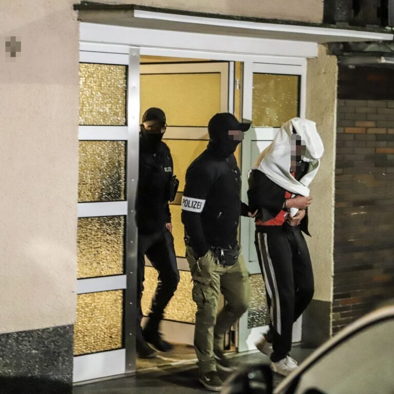 Remise aux autorités italiennes des deux hommes arrêtés à Nice, liés à la mafia calabraise.