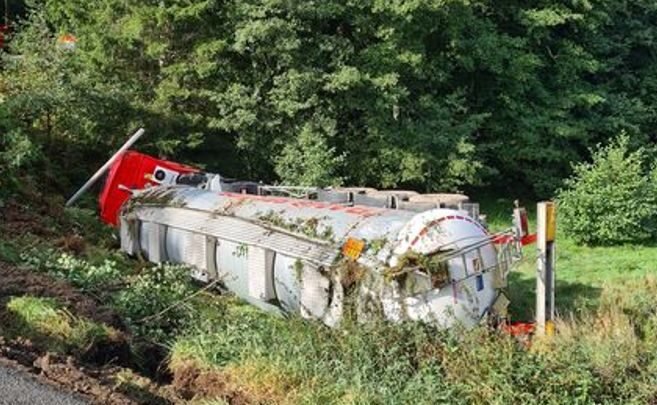 survécu

« Une tragédie se déroule dans le Var après l’accident d’un camion-citerne : un incendie ravageur cause la perte de la conductrice »