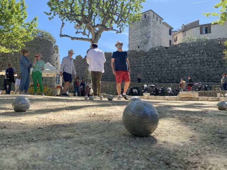 Des cours disponibles à Saint-Paul-de-Vence pour apprendre à jouer à la pétanque