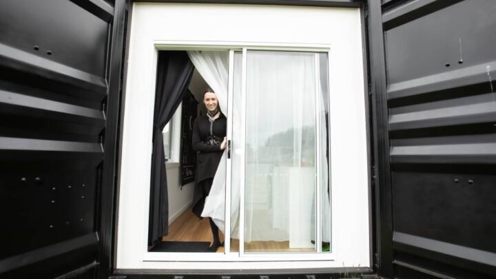 Exploration de l’impact des tiny houses et maisons container sur la résolution de la crise du logement